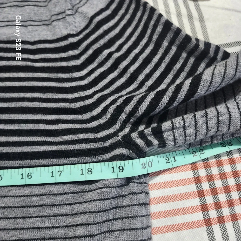 Banana Republic Men's Merino Wool Striped Mock‎ Neck Button Sweater Size L